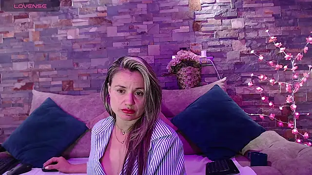 Snapshot of sweetfantasyy69 chatting on December 2024 01:52:01 AM sweetfantasyy69 online show from December 2024 01:52:01 AM