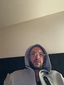 Guitccch online show from February 2026 10:01:02 PM