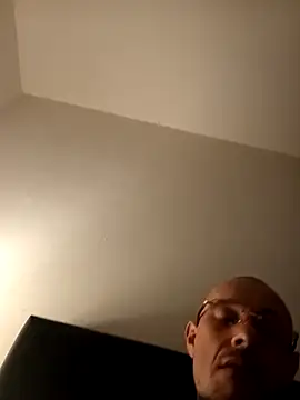 Guitccch online show from April 2026 08:48:02 PM