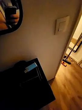 Guitccch online show from November 2025 05:39:01 AM