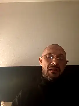 Guitccch online show from April 2026 03:57:01 AM