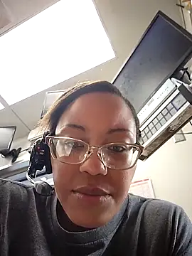 samone9 online show from October 2025 01:52:01 PM