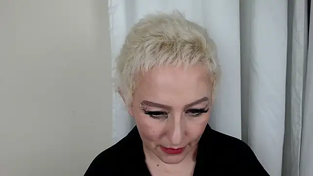 FRANCHEZKA online show from April 2026 05:53:02 AM