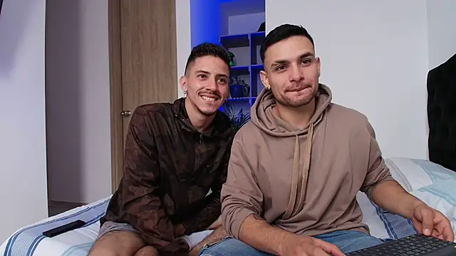 Snapshot of Aron-santoro chatting on December 2025 03:12:01 PM Aron-santoro online show from December 2025 03:12:01 PM