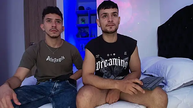 Snapshot of Aron-santoro chatting on February 2026 04:06:01 PM Aron-santoro online show from February 2026 04:06:01 PM