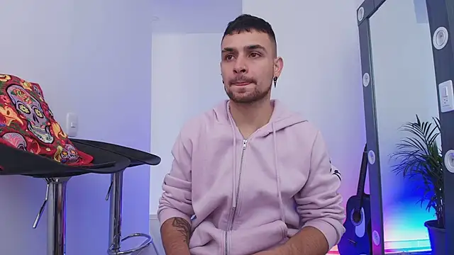 Aron-santoro online show from November 2025 02:44:02 PM