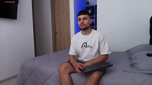 Aron-santoro online show from March 2026 03:04:01 PM