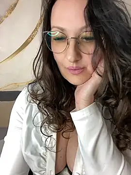 Snapshot of Katie-n chatting on June 2026 04:33:02 PM Katie-n online show from June 2026 04:33:02 PM
