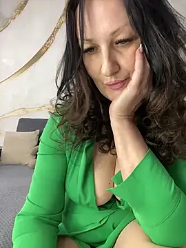 Katie-n online show from April 2026 06:28:01 AM