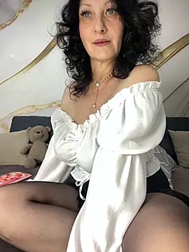 Katie-n online show from October 2025 06:35:02 AM