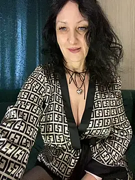 Katie-n online show from January 2025 11:43:01 AM