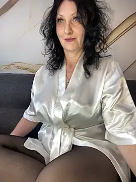 Katie-n online show from September 2025 09:52:01 AM