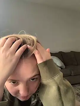 cammy2 online show from December 2024 05:15:01 PM