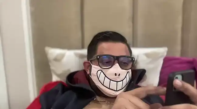 Snapshot of slavekinky001 chatting on January 2025 09:57:01 PM slavekinky001 online show from January 2025 09:57:01 PM