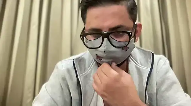 Snapshot of slavekinky001 chatting on December 2024 09:36:02 PM slavekinky001 online show from December 2024 09:36:02 PM