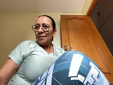 sweeviolet online show from February 2025 12:38:01 PM