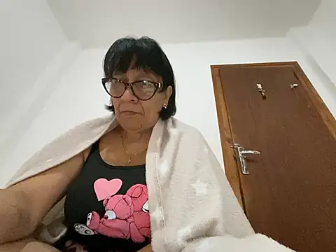 Snapshot of sweeviolet chatting on April 2026 06:42:02 AM sweeviolet online show from April 2026 06:42:02 AM