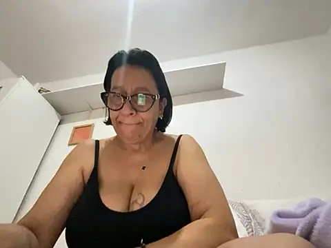 Snapshot of sweeviolet chatting on May 2026 06:39:01 AM sweeviolet online show from May 2026 06:39:01 AM