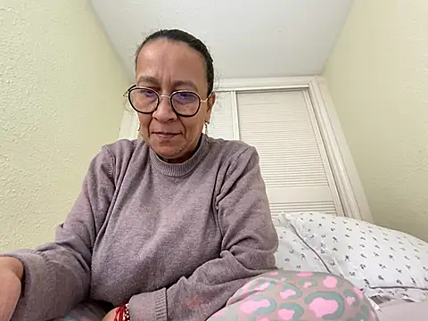 sweeviolet online show from February 2025 11:55:02 AM