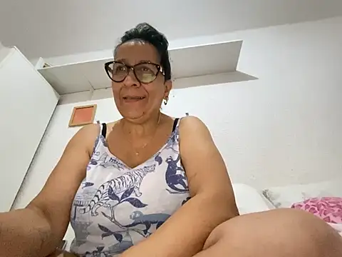 Snapshot of sweeviolet chatting on May 2026 06:34:01 AM sweeviolet online show from May 2026 06:34:01 AM