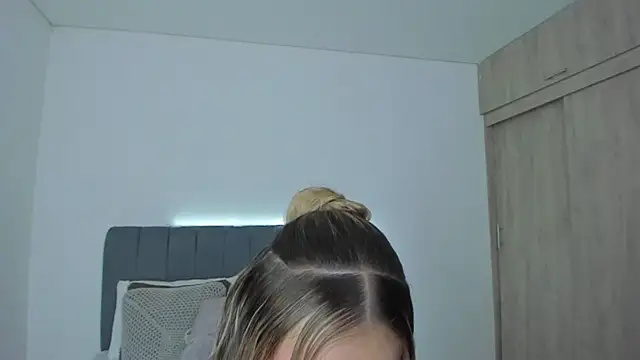 im sarah34 online show from June 2026 06:07:02 PM