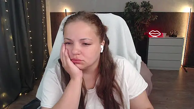 Crazyy girl  online show from July 2026 07:23:02 AM