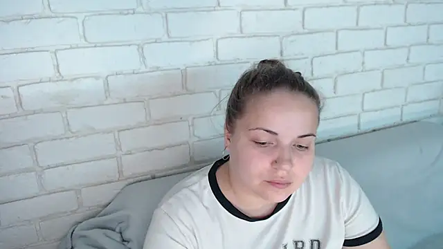 Snapshot of Crazyy_girl_ chatting on November 2025 03:28:02 PM Crazyy girl online show from November 2025 03:28:02 PM