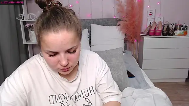 Snapshot of Crazyy_girl_ chatting on January 2026 03:18:01 PM Crazyy girl online show from January 2026 03:18:01 PM