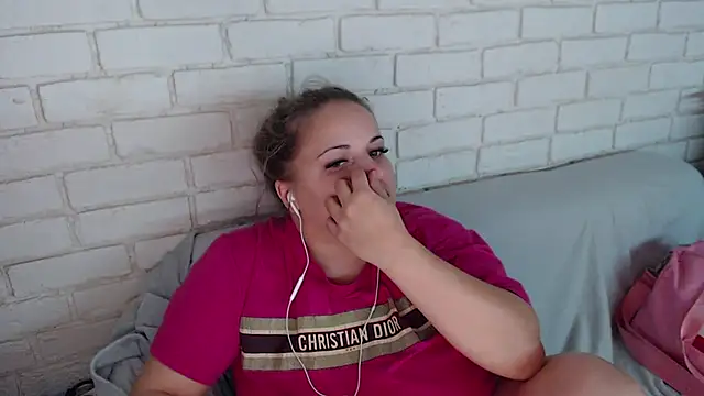 Snapshot of Crazyy_girl_ chatting on November 2025 03:45:01 PM Crazyy girl online show from November 2025 03:45:01 PM