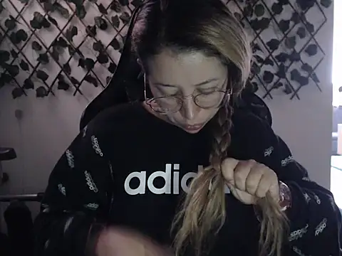 jeiana4u online show from April 2026 08:26:01 PM