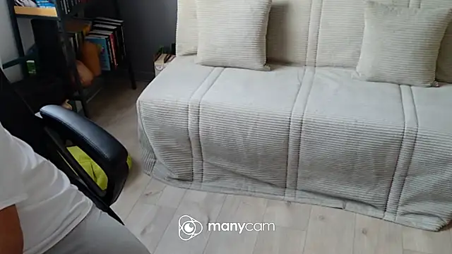 Snapshot of lolacharly@xh chatting on September 2025 01:29:01 PM lolacharlyxh online show from September 2025 01:29:01 PM