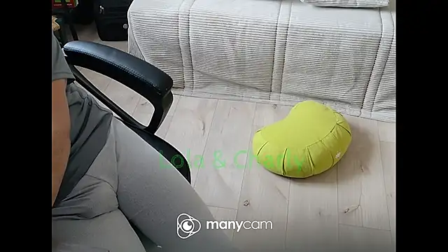 Snapshot of lolacharly@xh chatting on November 2025 12:11:02 PM lolacharlyxh online show from November 2025 12:11:02 PM