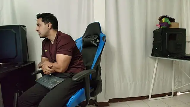 hott dicks online show from March 2026 10:01:01 PM