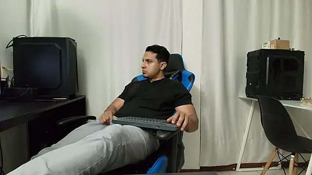 hott dicks online show from May 2026 11:18:02 PM