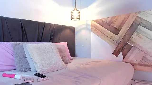 EmmilyBrant online show from February 2026 12:39:01 PM