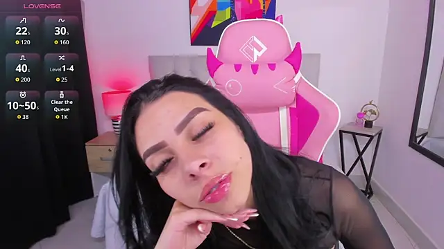 Snapshot of KristalFoxx chatting on November 2025 12:09:01 PM KristalFoxx online show from November 2025 12:09:01 PM