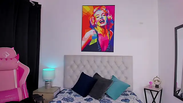 Snapshot of KristalFoxx chatting on November 2025 03:12:02 PM KristalFoxx online show from November 2025 03:12:02 PM