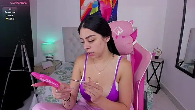 Snapshot of KristalFoxx chatting on November 2025 01:15:02 PM KristalFoxx online show from November 2025 01:15:02 PM