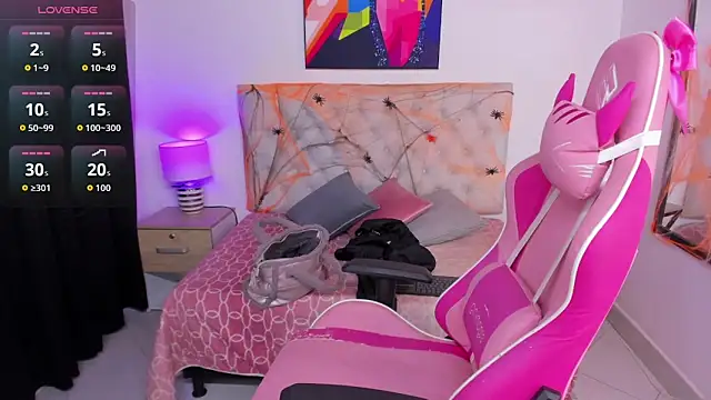 Snapshot of KristalFoxx chatting on October 2025 11:00:02 AM KristalFoxx online show from October 2025 11:00:02 AM