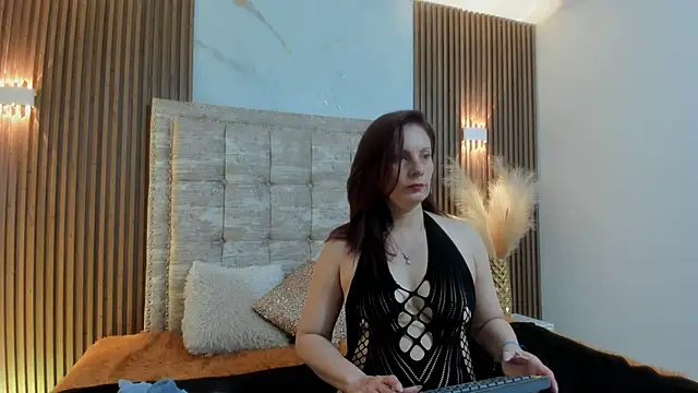 ada mclaine online show from September 2025 12:03:01 PM