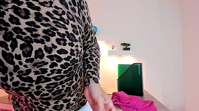 ada mclaine online show from September 2025 12:34:01 PM