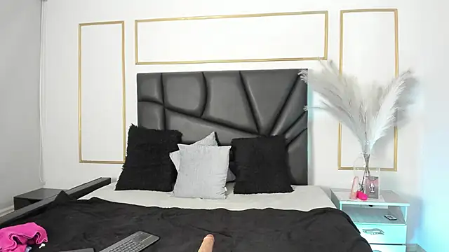 ada mclaine online show from March 2026 12:19:02 PM