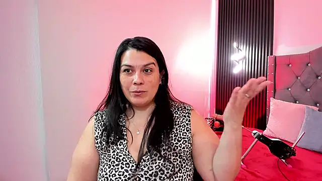 martina foxy  online show from November 2025 12:20:01 PM