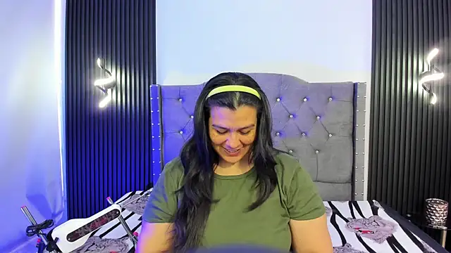 martina foxy  online show from October 2025 12:06:02 PM