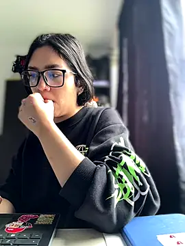 Mila Morgan online show from November 2025 03:01:02 PM