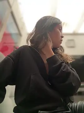 Mila Morgan online show from November 2025 03:38:01 PM