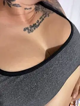 Snapshot of ivanna_rivera chatting on January 2026 11:00:01 PM ivanna rivera online show from January 2026 11:00:01 PM