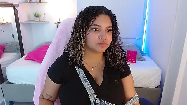 Julia Boobs online show from September 2025 12:33:02 PM