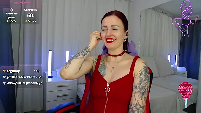 Snapshot of ElisaJane chatting on February 2025 02:51:02 AM ElisaJane online show from February 2025 02:51:02 AM