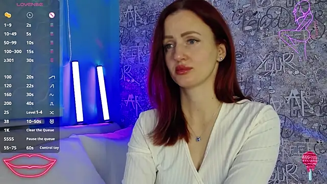 Snapshot of ElisaJane chatting on November 2025 08:45:01 PM ElisaJane online show from November 2025 08:45:01 PM